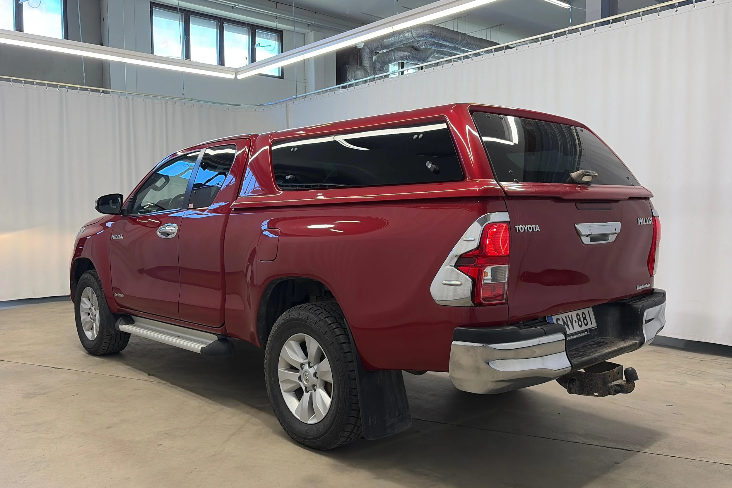 punainen Toyota Hilux 2016 kuva 6.