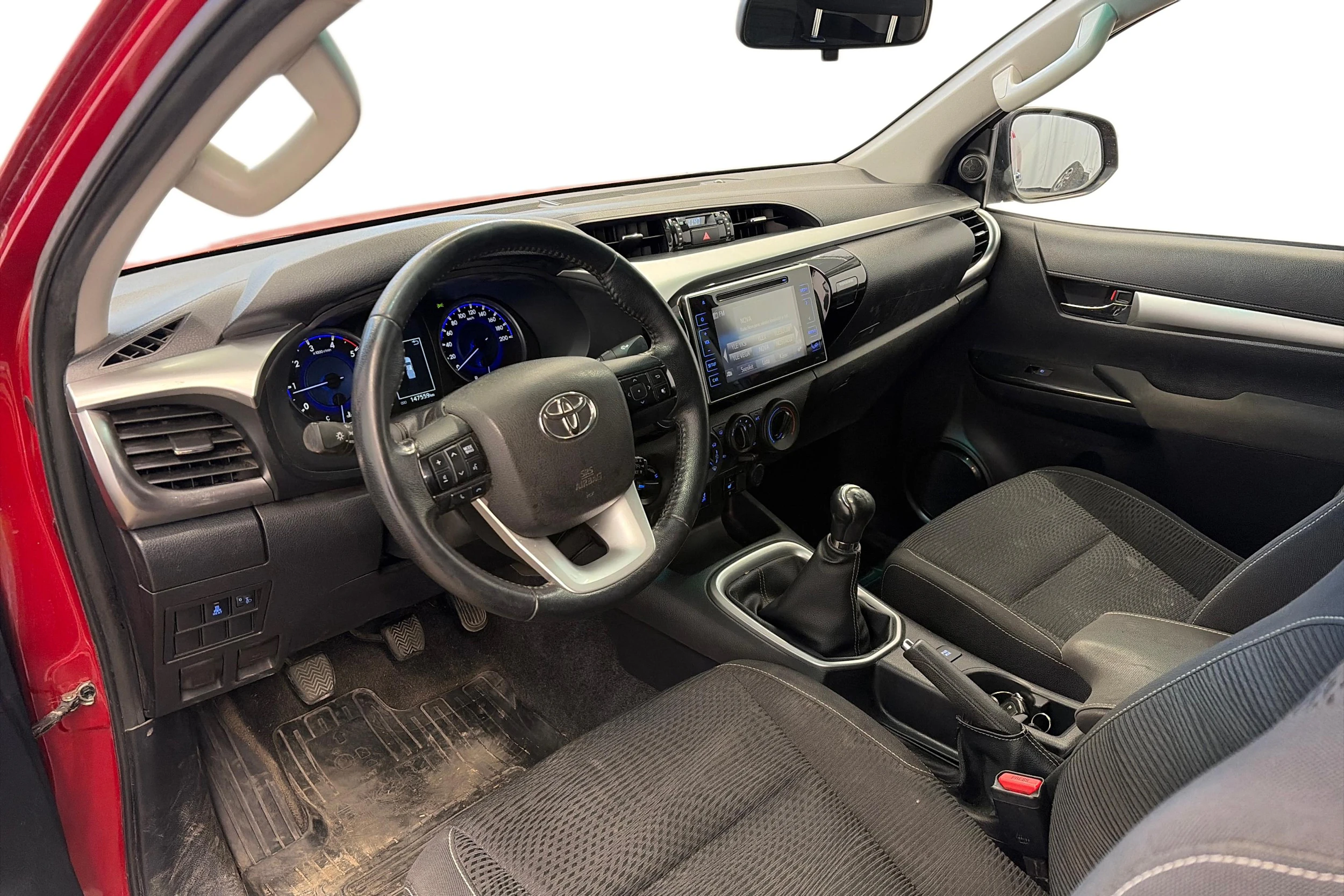 punainen Toyota Hilux 2016 kuva 8.