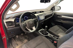punainen Toyota Hilux 2016 kuva 8.