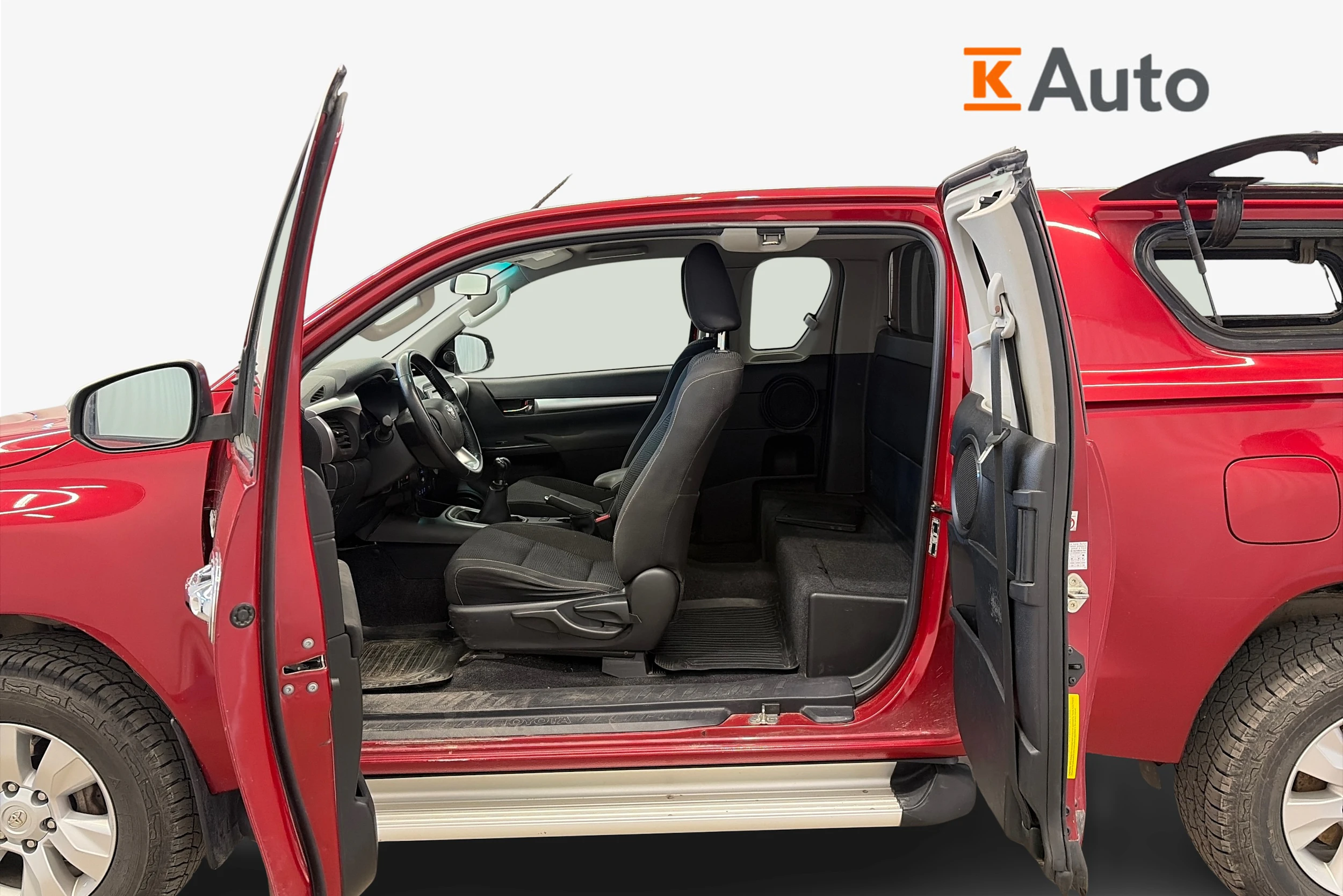 punainen Toyota Hilux 2016 kuva 9.