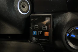 punainen Toyota Hilux 2016 kuva 22.