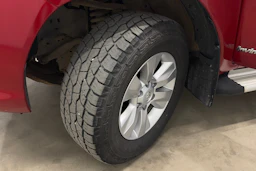 punainen Toyota Hilux 2016 kuva 24.