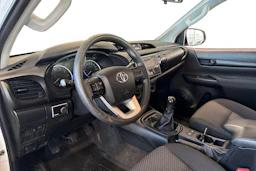 valkoinen Toyota Hilux 2016 kuva 8.