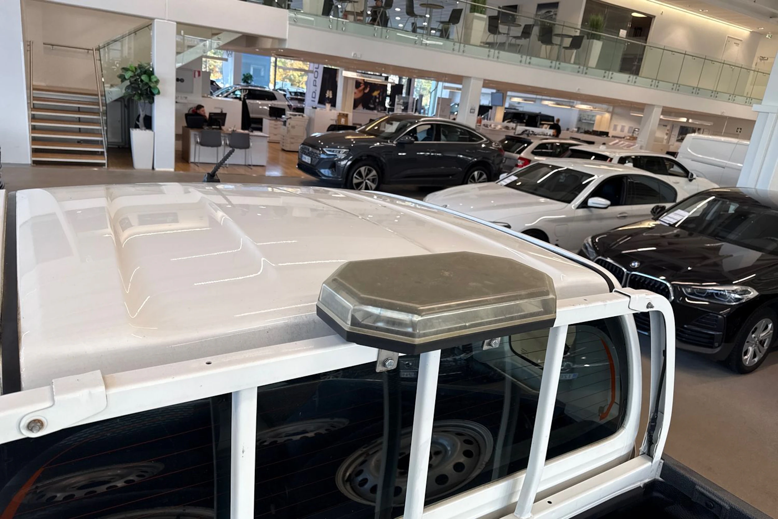 valkoinen Toyota Hilux 2016 kuva 17.