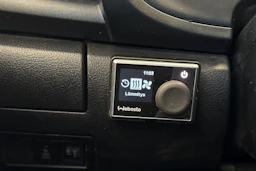 valkoinen Toyota Hilux 2016 kuva 21.