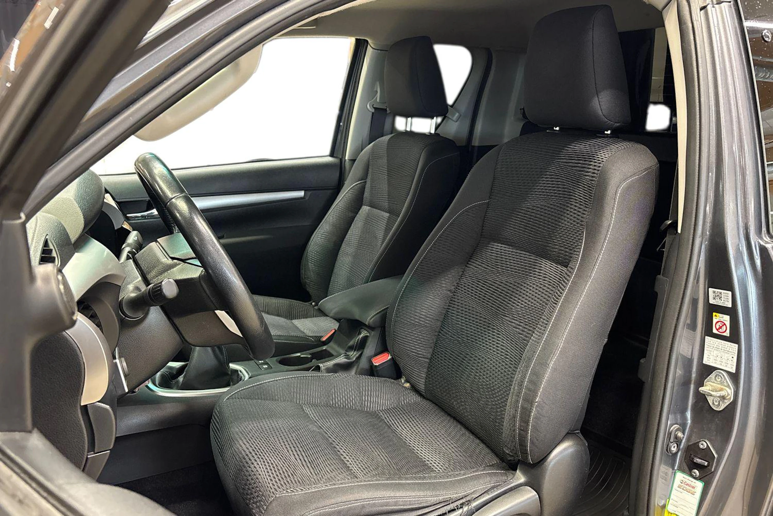 met. harmaa Toyota Hilux 2016 kuva 8.