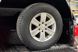 met. harmaa Toyota Hilux 2016 kuva 28.