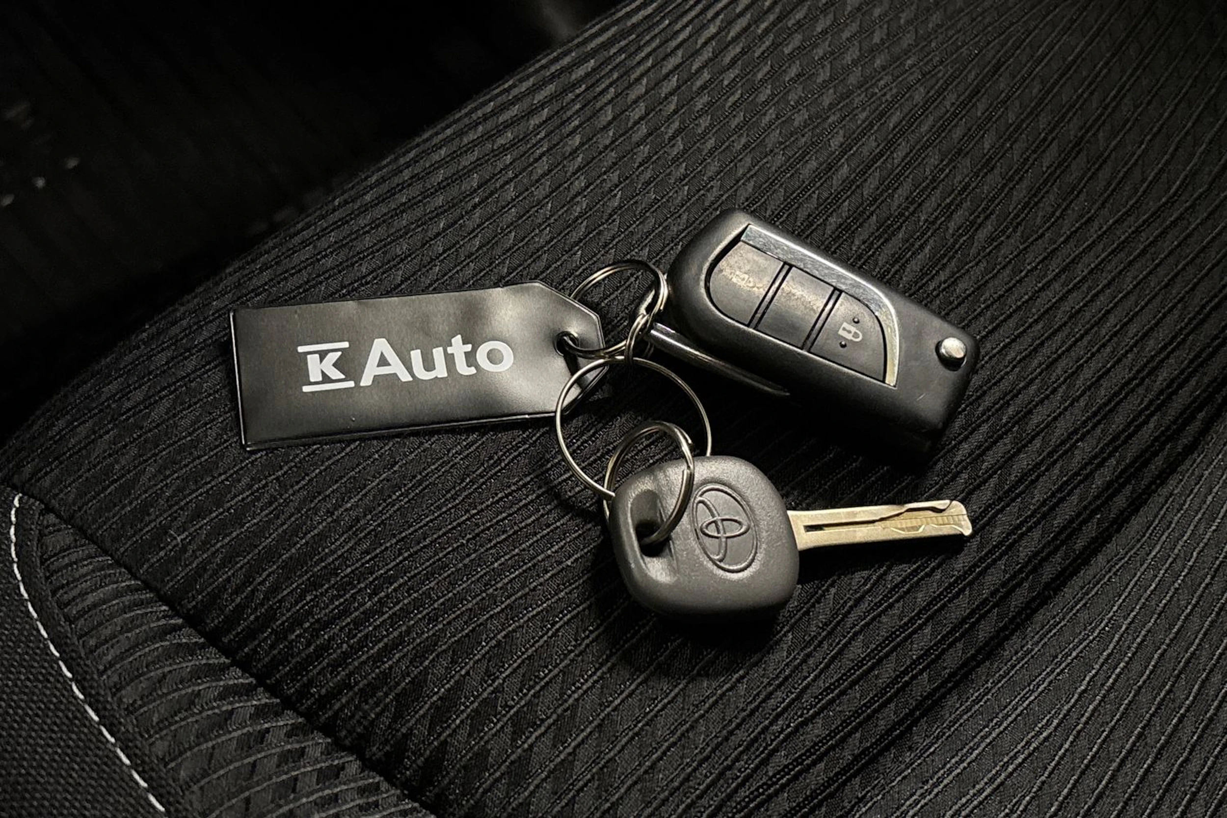 met. harmaa Toyota Hilux 2016 kuva 29.