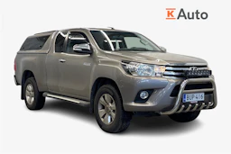 beige Toyota Hilux 2017 kuva 1.