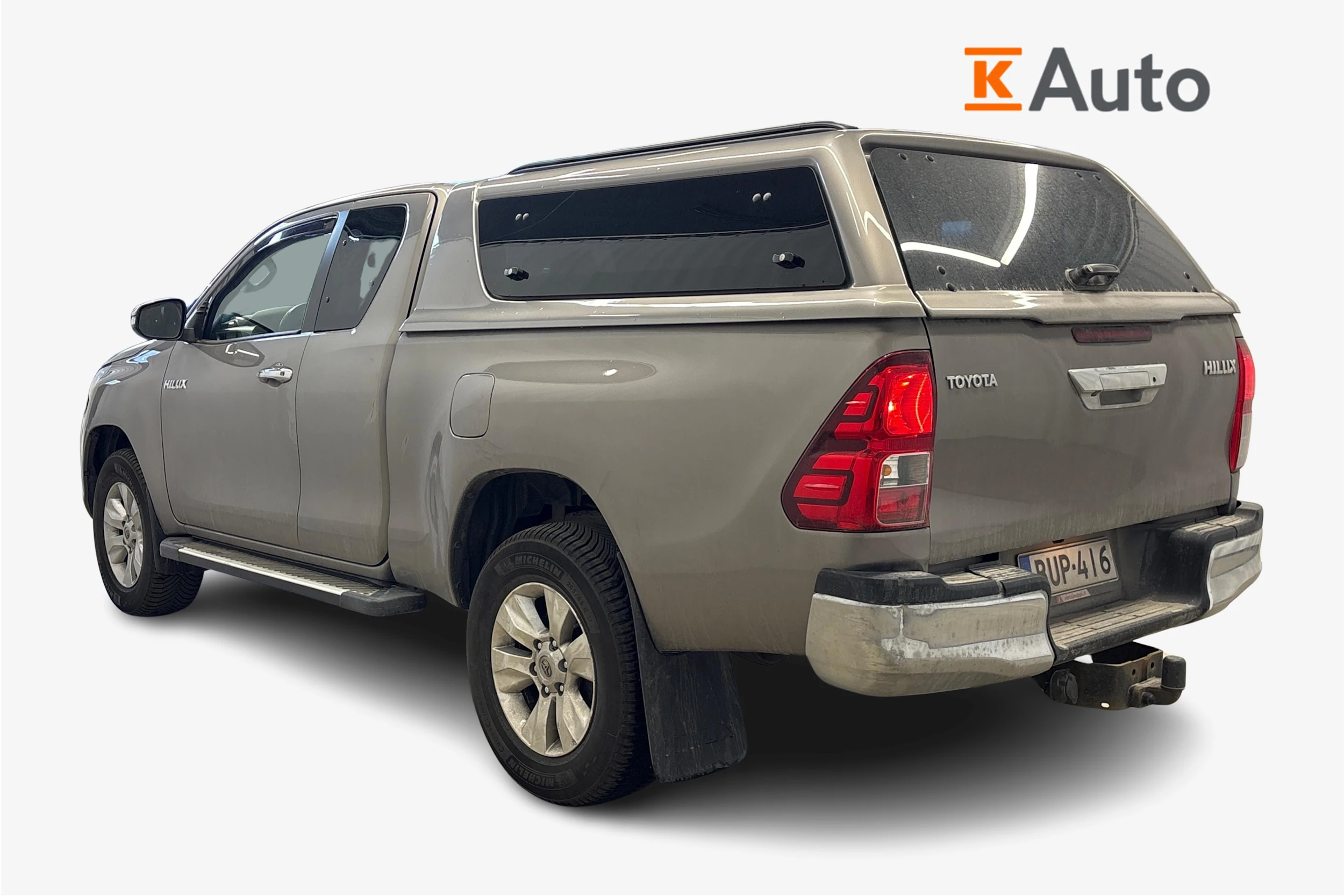 beige Toyota Hilux 2017 kuva 2.