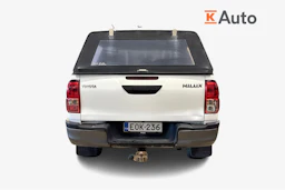 valkoinen Toyota Hilux 2017 kuva 4.