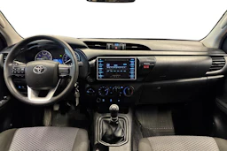 valkoinen Toyota Hilux 2017 kuva 9.