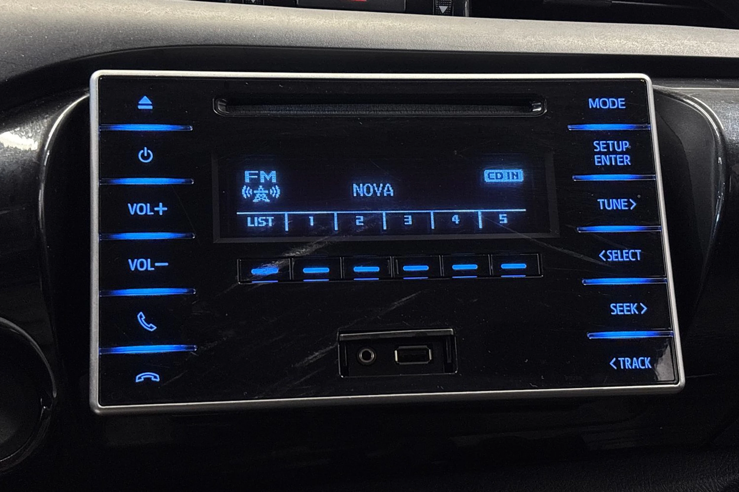valkoinen Toyota Hilux 2017 kuva 20.