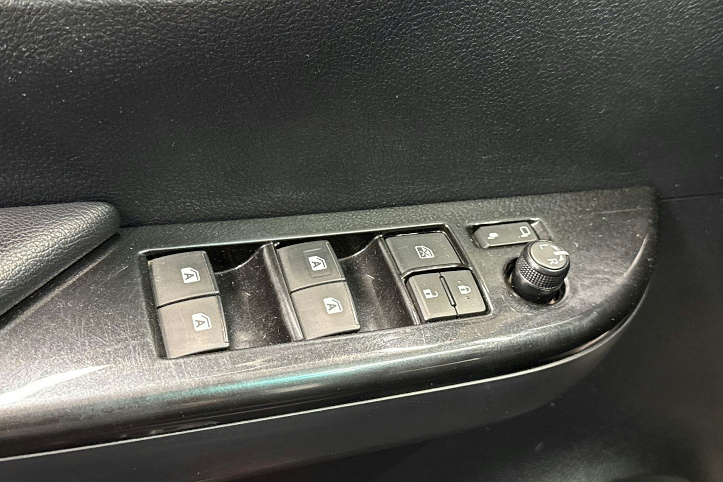 hopea Toyota Hilux 2017 kuva 13.
