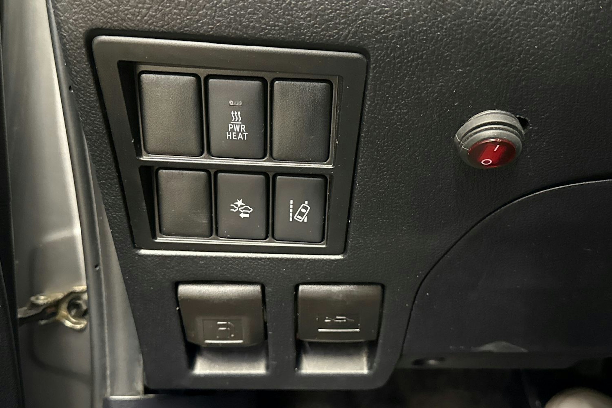 hopea Toyota Hilux 2017 kuva 14.