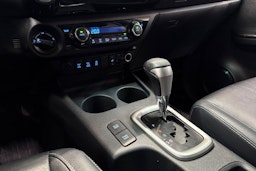 hopea Toyota Hilux 2017 kuva 24.