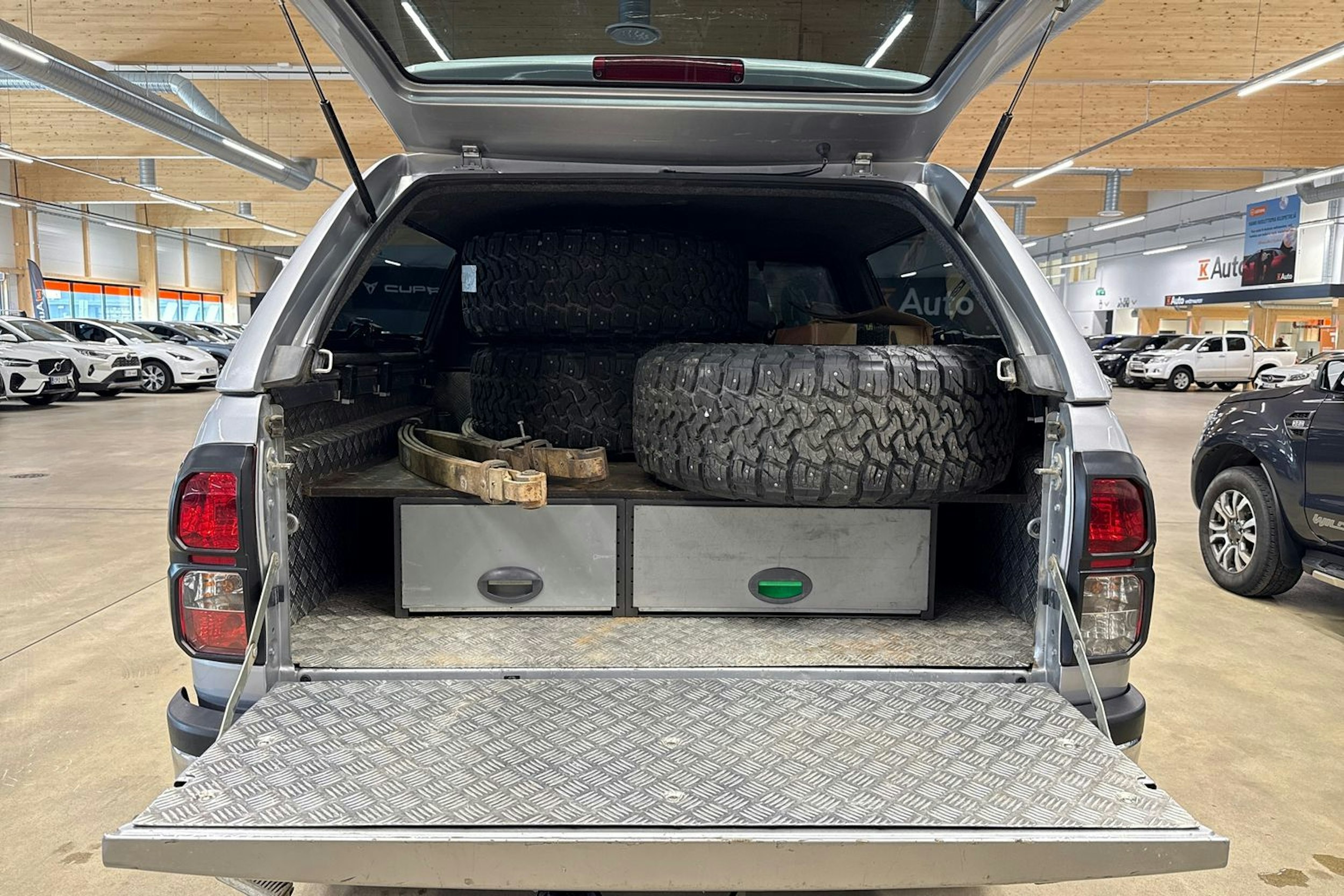 hopea Toyota Hilux 2017 kuva 25.