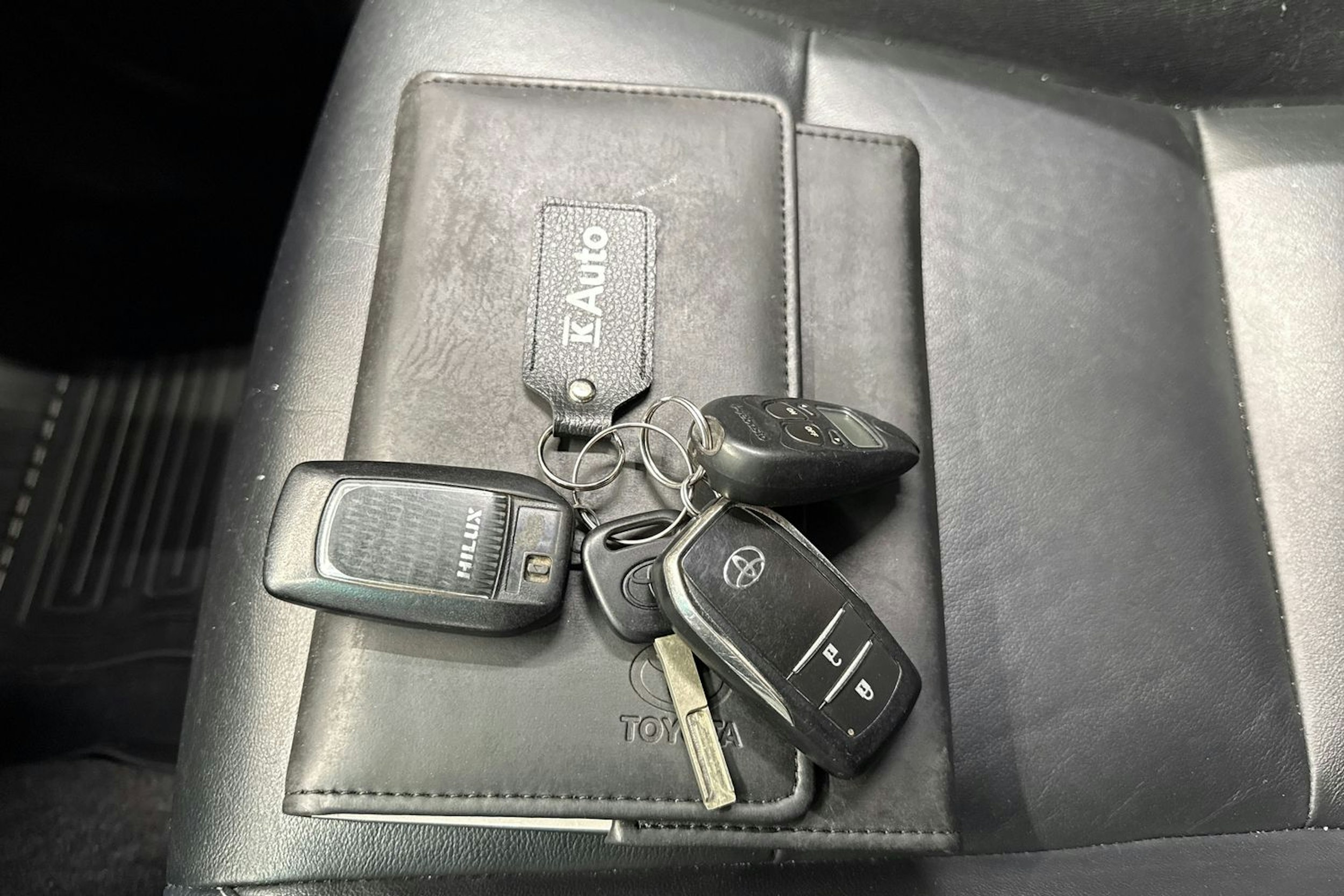 hopea Toyota Hilux 2017 kuva 35.