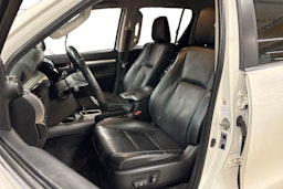 Valkoinen Toyota Hilux 2017 kuva 3.