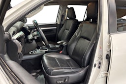 Valkoinen Toyota Hilux 2017 kuva 8.