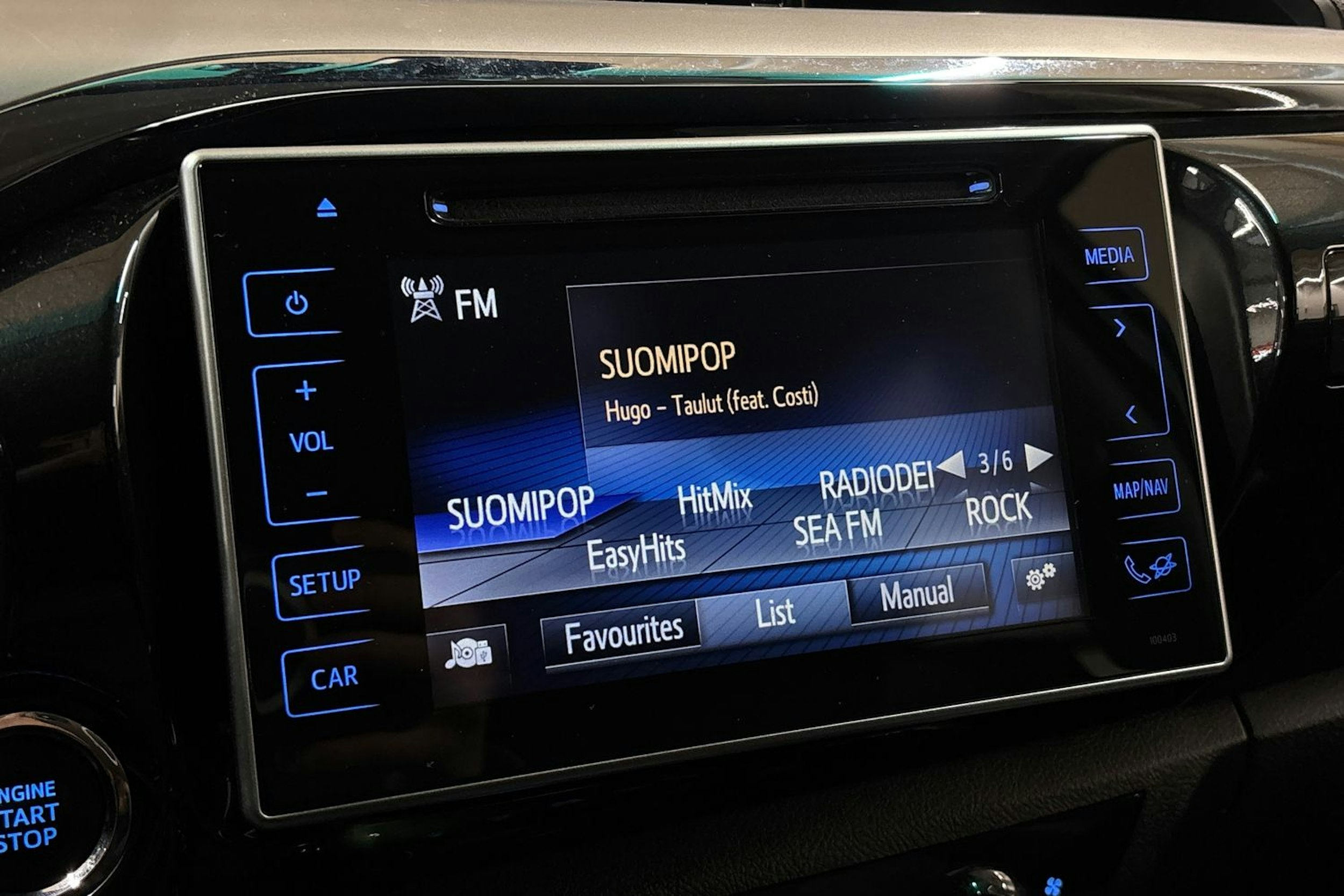 Valkoinen Toyota Hilux 2017 kuva 20.