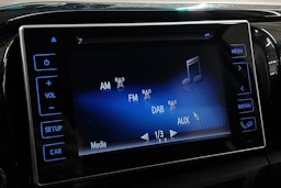 Valkoinen Toyota Hilux 2017 kuva 21.