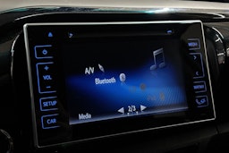 Valkoinen Toyota Hilux 2017 kuva 22.