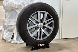 Valkoinen Toyota Hilux 2017 kuva 30.