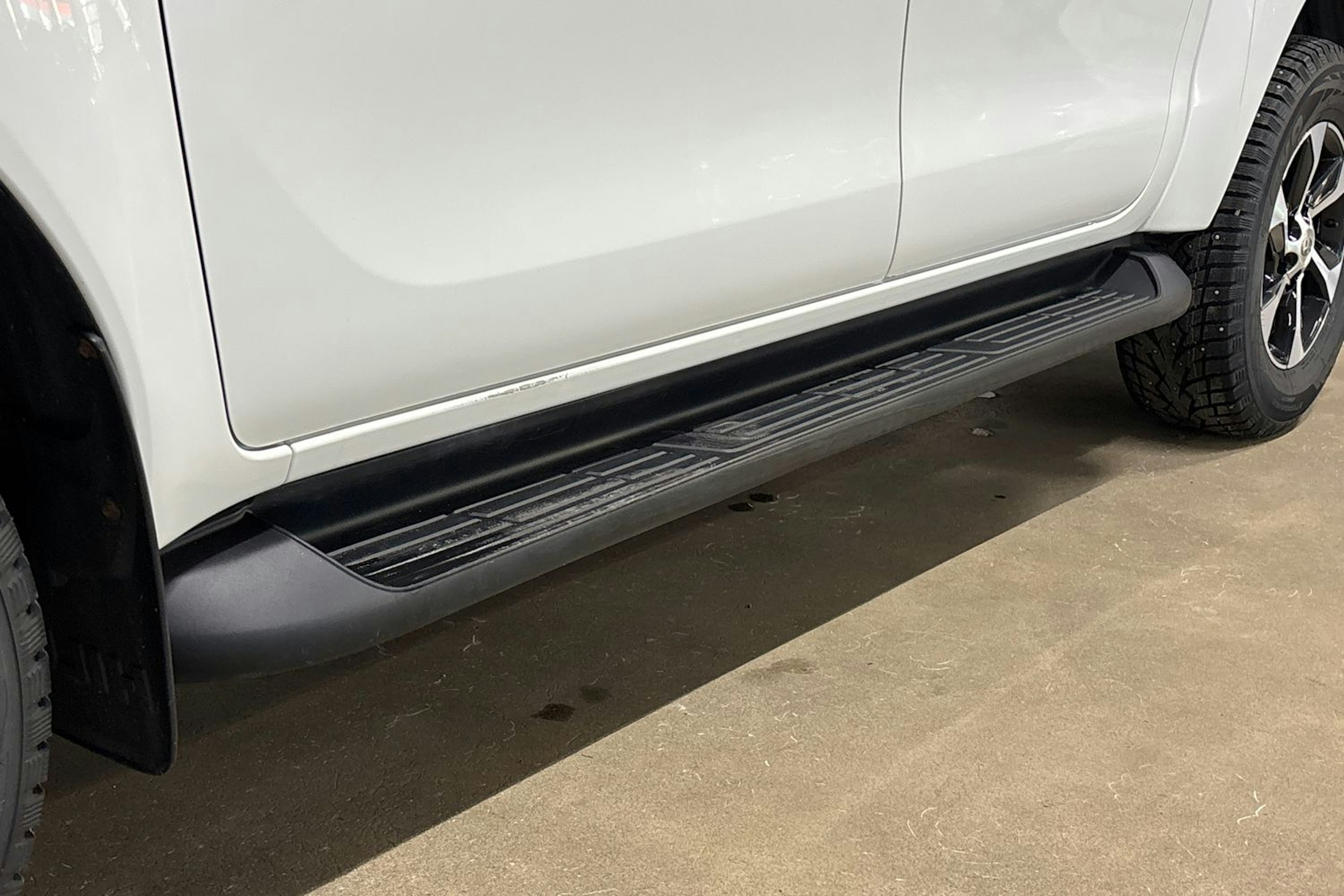 Valkoinen Toyota Hilux 2017 kuva 34.