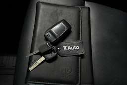 Valkoinen Toyota Hilux 2017 kuva 35.