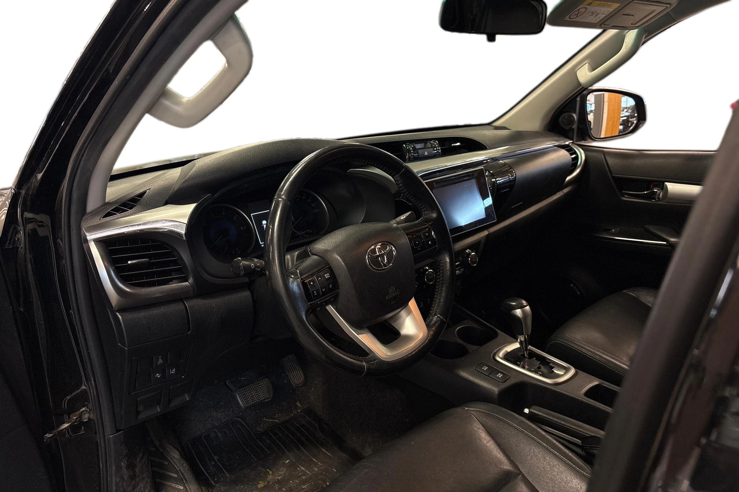 musta Toyota Hilux 2017 kuva 3.