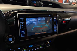 musta Toyota Hilux 2017 kuva 7.