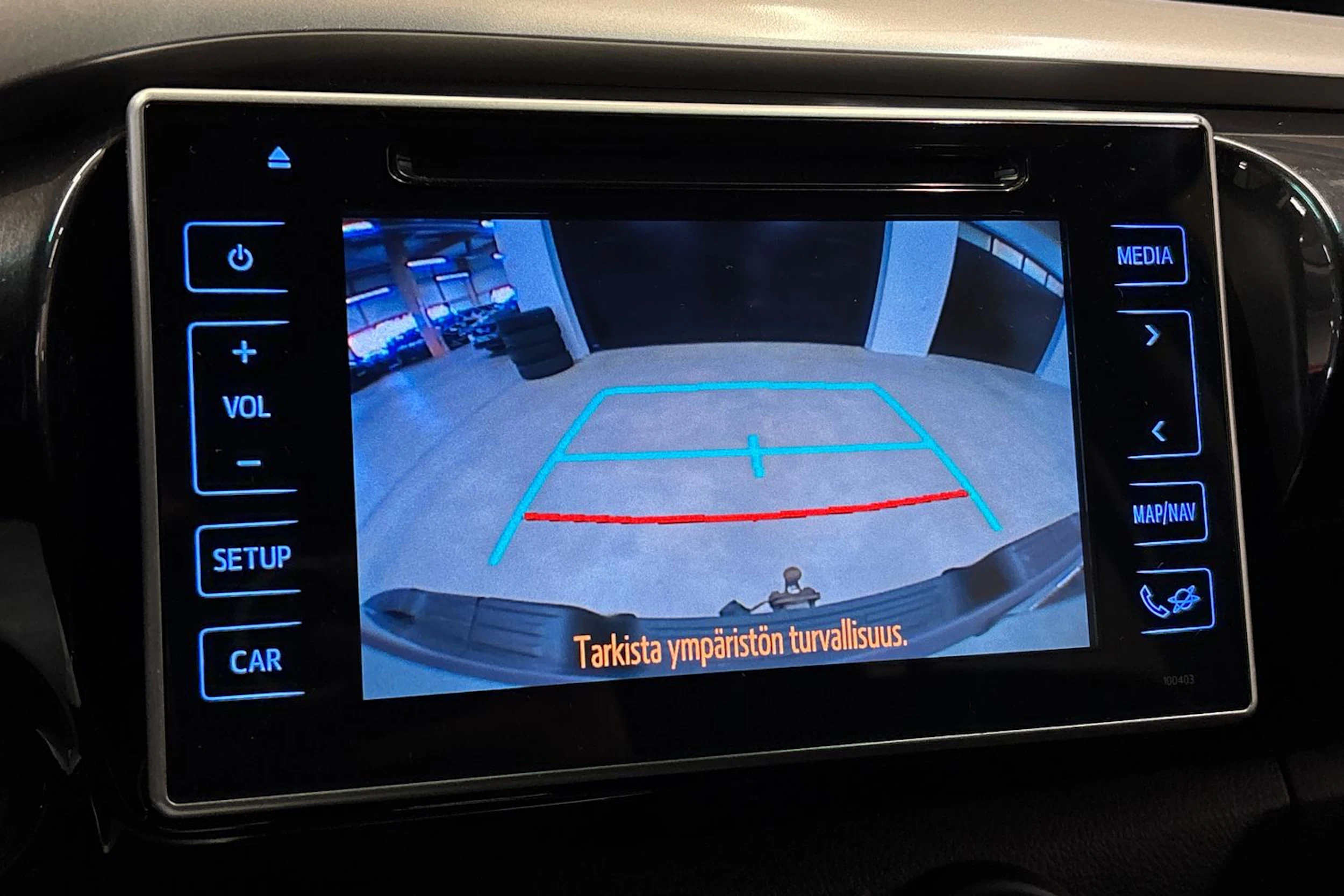 sininen Toyota Hilux 2017 kuva 22.