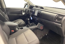 valkoinen Toyota Hilux 2017 kuva 7.
