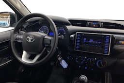 valkoinen Toyota Hilux 2017 kuva 8.