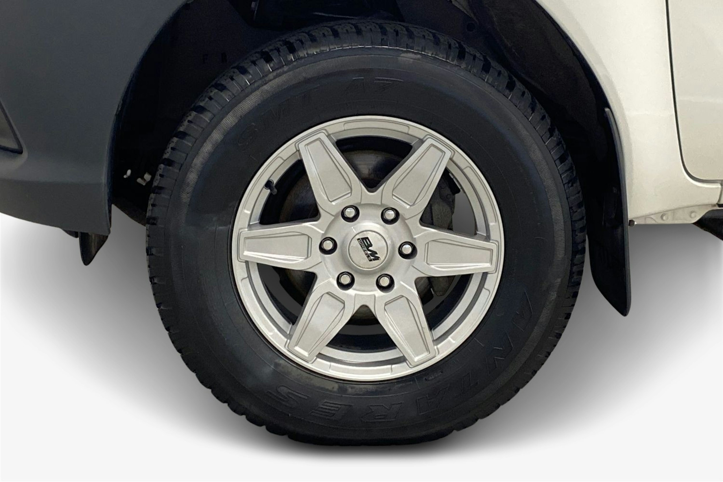 valkoinen Toyota Hilux 2017 kuva 9.