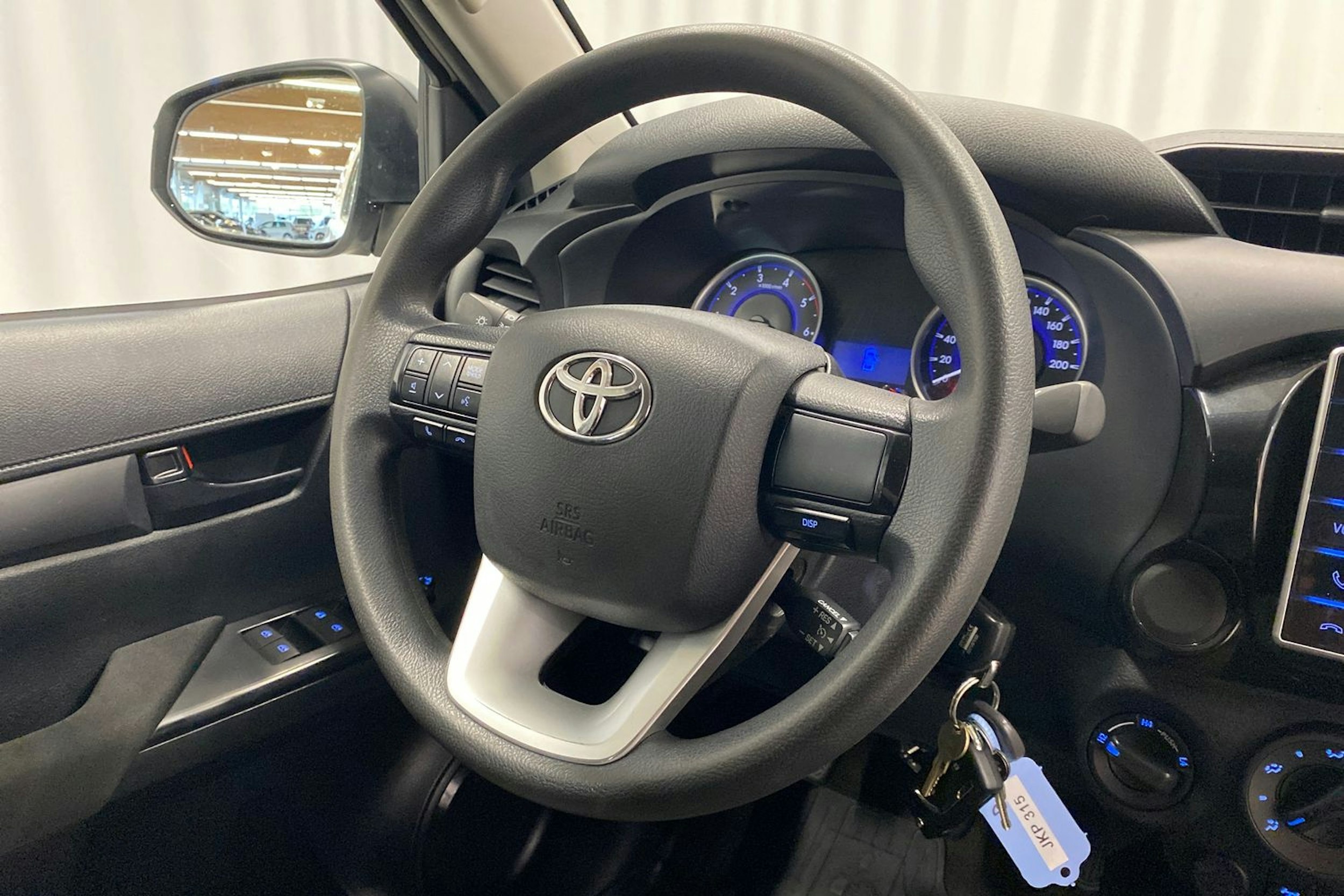 valkoinen Toyota Hilux 2017 kuva 10.