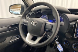valkoinen Toyota Hilux 2017 kuva 10.