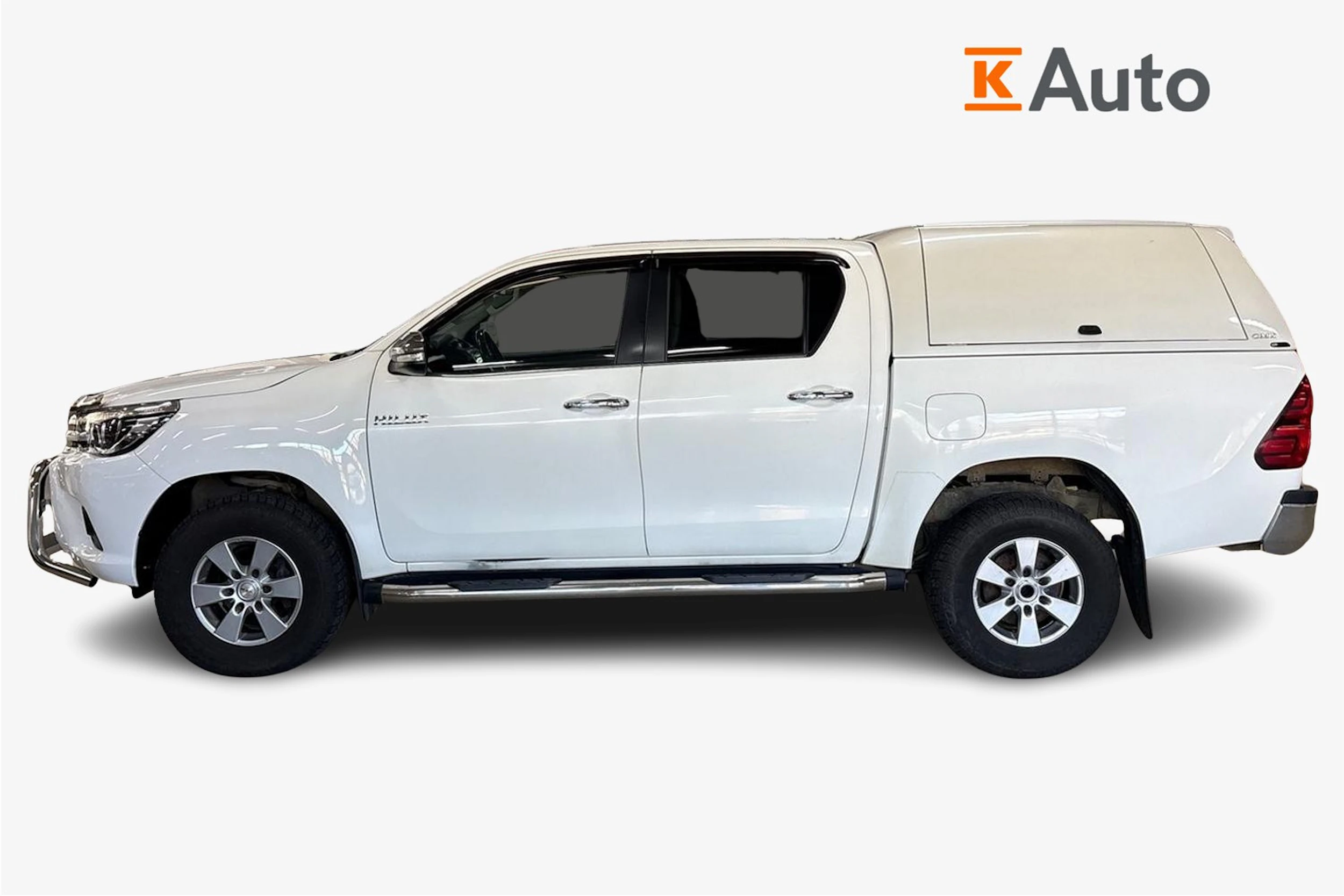 Valkoinen Toyota Hilux 2017 kuva 5.