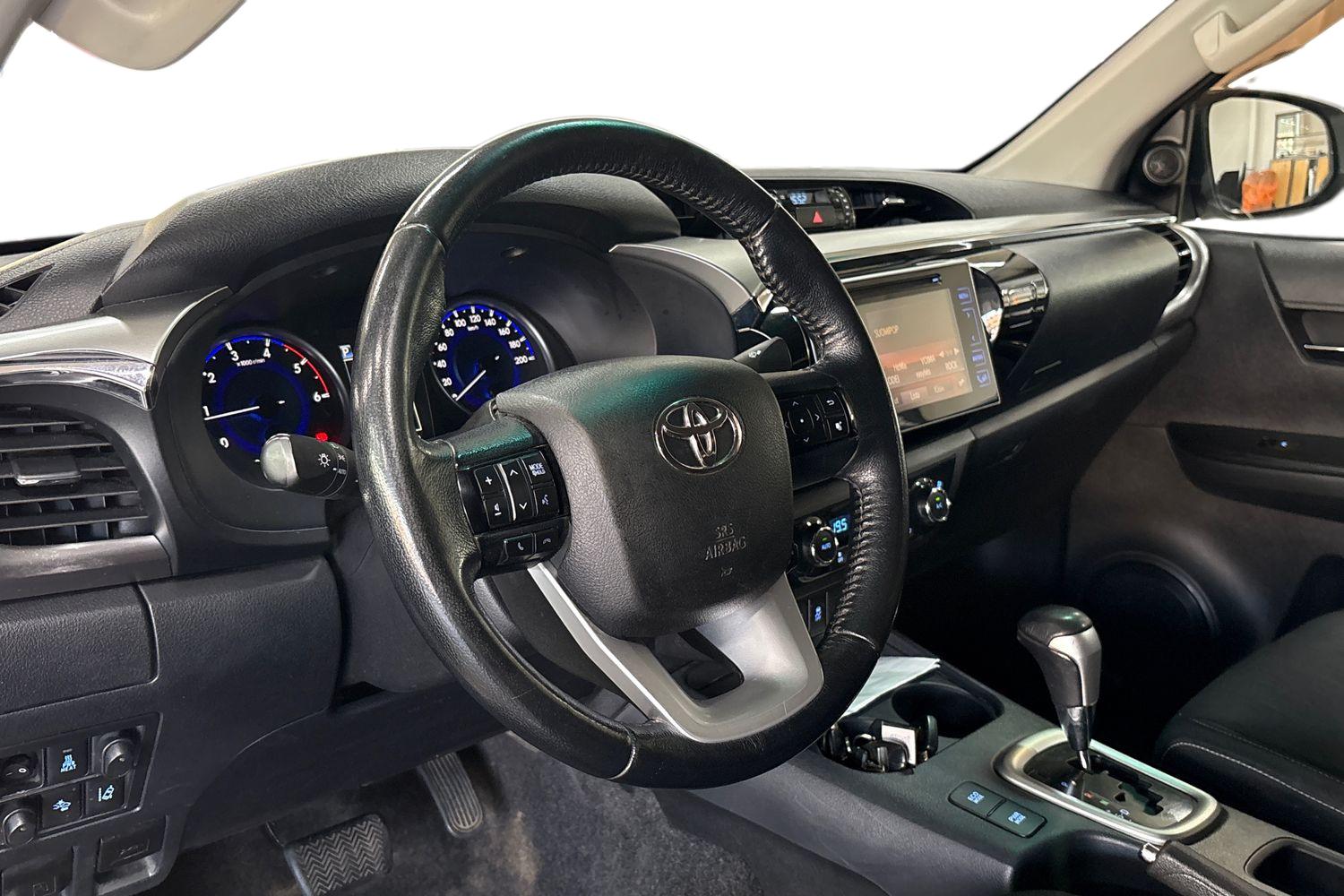 Toyota Hilux 2017, bild 6/22