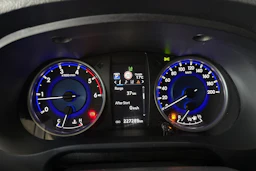 Valkoinen Toyota Hilux 2017 kuva 12.
