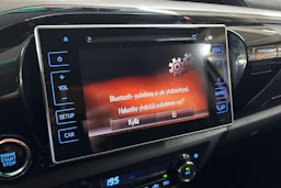 Valkoinen Toyota Hilux 2017 kuva 15.