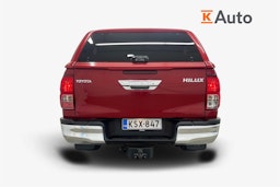 punainen Toyota Hilux 2017 kuva 3.
