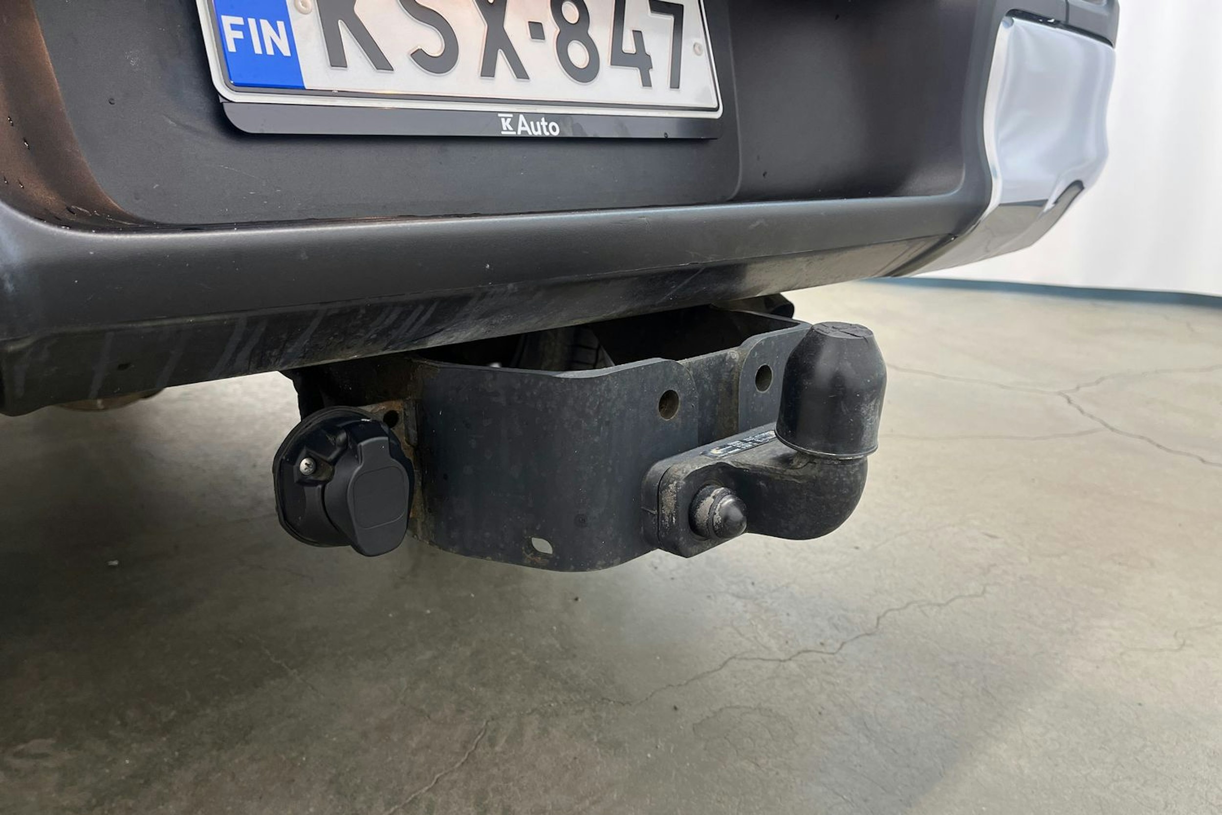 punainen Toyota Hilux 2017 kuva 13.