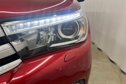 punainen Toyota Hilux 2017 kuva 18.