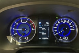punainen Toyota Hilux 2017 kuva 25.