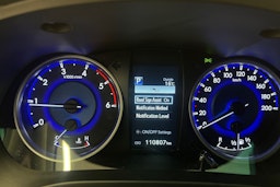 punainen Toyota Hilux 2017 kuva 26.