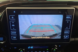 punainen Toyota Hilux 2017 kuva 30.