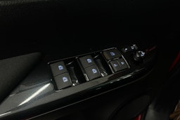 punainen Toyota Hilux 2017 kuva 34.