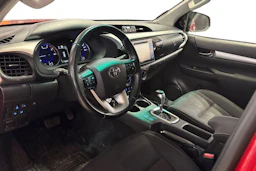 punainen Toyota Hilux 2017 kuva 3.